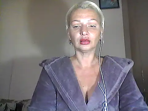 Snapshot of MaryJane441 chatting on October 6, 2025, 7:14 pm MaryJane441 online show from October 6, 2025, 7:14 pm