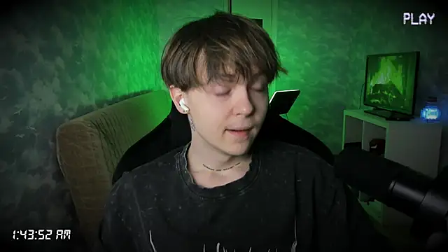 Snapshot of charonbaby1 chatting on October 8, 2025, 10:43 pm charonbaby1 online show from October 8, 2025, 10:43 pm