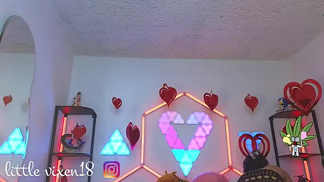 littlevixen18 online show from March 18, 2026, 2:41 pm