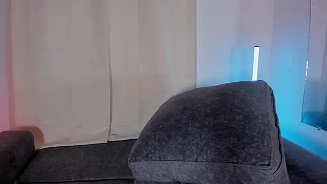 Snapshot of zoe_roux21 chatting on March 9, 2025, 1:25 am zoe roux21 online show from March 9, 2025, 1:25 am