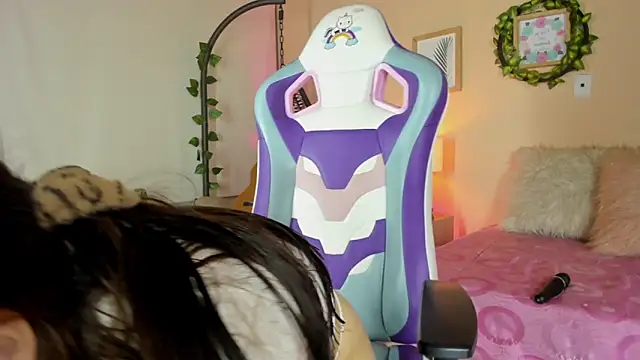 honey fox1 online show from March 14, 2025, 9:00 pm