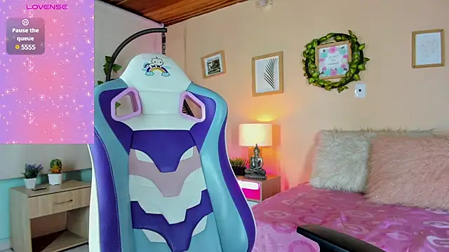 honey fox1 online show from March 15, 2025, 12:04 am