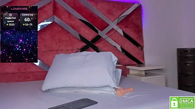 Snapshot of Sophie_gil_ chatting on December 19, 2024, 1:51 pm Sophie gil online show from December 19, 2024, 1:51 pm