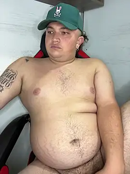 AndresChuboi online show from November 17, 2025, 2:43 pm