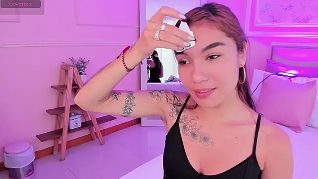 scarlet castro online show from February 27, 2026, 4:51 pm