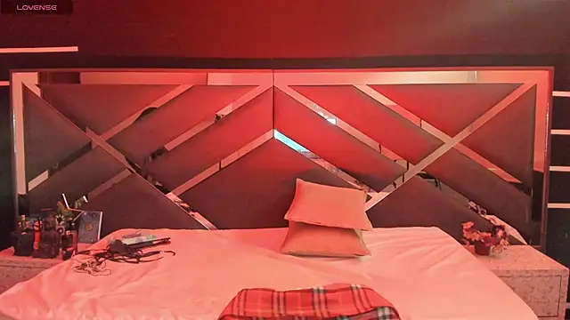 SexyNaf online show from September 12, 2025, 7:35 pm