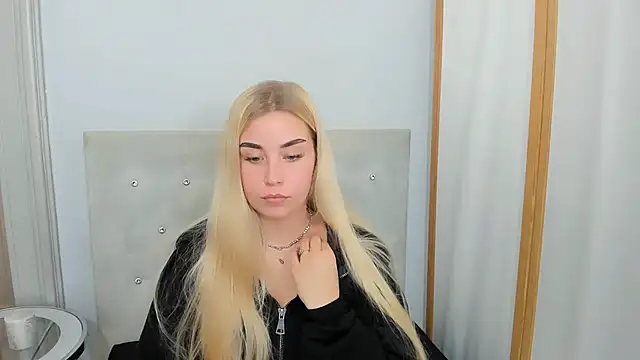 Snapshot of KristyHoney chatting on March 14, 2025, 9:24 am KristyHoney online show from March 14, 2025, 9:24 am