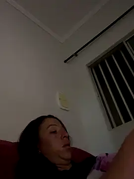 Snapshot of leelecarolinna chatting on January 7, 2026, 3:22 am leelecarolinna online show from January 7, 2026, 3:22 am