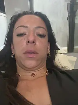 Snapshot of leelecarolinna chatting on May 3, 2026, 5:23 am leelecarolinna online show from May 3, 2026, 5:23 am