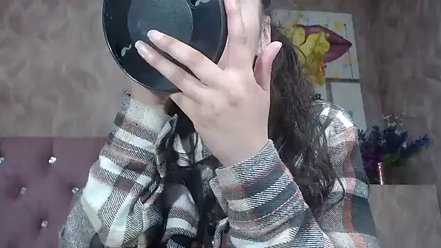 Snapshot of AnnieSoul chatting on October 14, 2025, 2:39 pm AnnieSoul online show from October 14, 2025, 2:39 pm