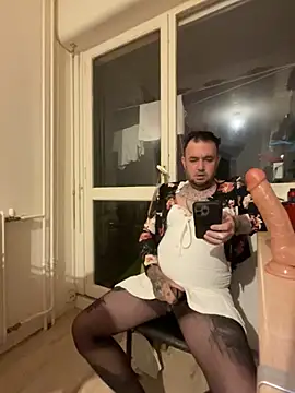 lope85540 online show from September 30, 2025, 4:07 am