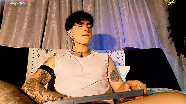 Snapshot of Mathew_stardust chatting on October 10, 2025, 12:22 am Mathew stardust online show from October 10, 2025, 12:22 am