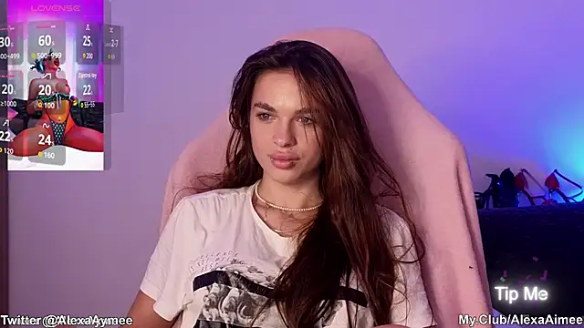 Snapshot of AlexaAimee chatting on October 22, 2025, 11:58 pm AlexaAimee online show from October 22, 2025, 11:58 pm