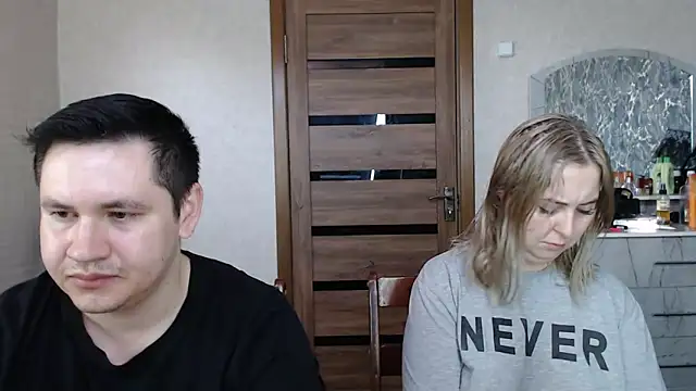 Kristy-Max online show from March 21, 2025, 3:12 am