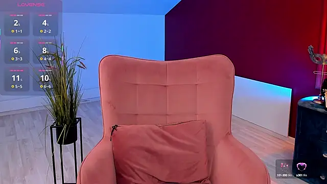 Snapshot of CherieDane chatting on October 10, 2025, 12:17 pm CherieDane online show from October 10, 2025, 12:17 pm