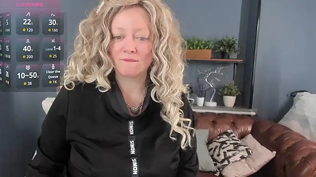 Snapshot of JesiaFoxi chatting on February 28, 2026, 4:28 pm JesiaFoxi online show from February 28, 2026, 4:28 pm