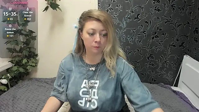 JesiaFoxi online show from December 21, 2025, 5:36 pm