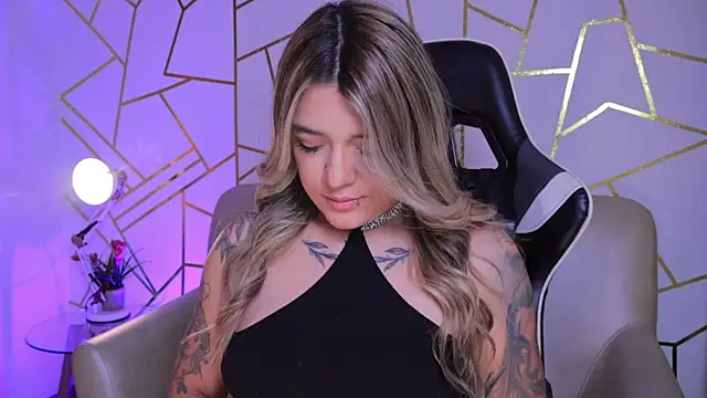 Snapshot of ashleyvalirya chatting on September 26, 2025, 4:08 am ashleyvalirya online show from September 26, 2025, 4:08 am