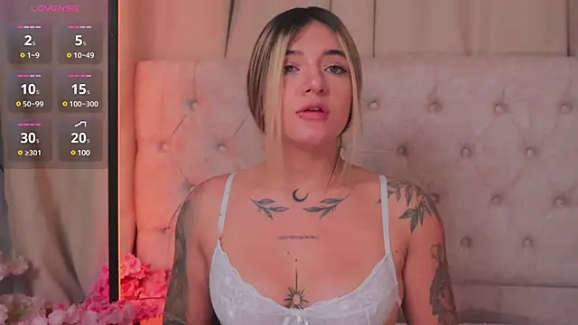 Snapshot of ashleyvalirya chatting on March 3, 2025, 7:03 am ashleyvalirya online show from March 3, 2025, 7:03 am