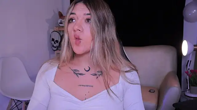 Snapshot of ashleyvalirya chatting on October 29, 2025, 4:00 am ashleyvalirya online show from October 29, 2025, 4:00 am