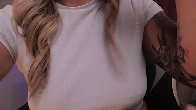 Snapshot of ashleyvalirya chatting on October 9, 2025, 9:48 pm ashleyvalirya online show from October 9, 2025, 9:48 pm