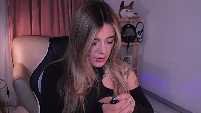 Snapshot of ashleyvalirya chatting on October 23, 2025, 4:11 am ashleyvalirya online show from October 23, 2025, 4:11 am