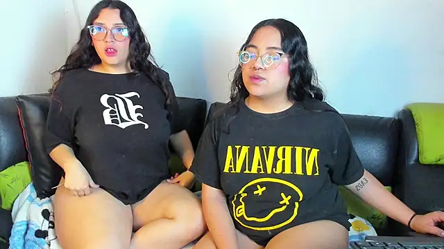 Snapshot of maddie-and-chelsea- chatting on March 1, 2026, 9:15 pm maddie-and-chelsea- online show from March 1, 2026, 9:15 pm