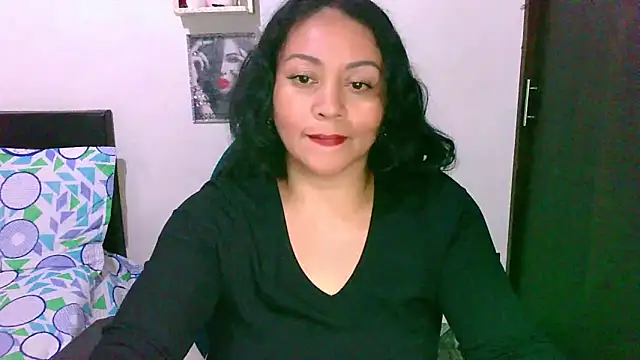 Snapshot of zaray_bella chatting on February 2, 2026, 10:09 pm zaray bella online show from February 2, 2026, 10:09 pm