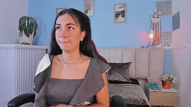 lyzzi smith01 online show from January 25, 2025, 1:30 pm
