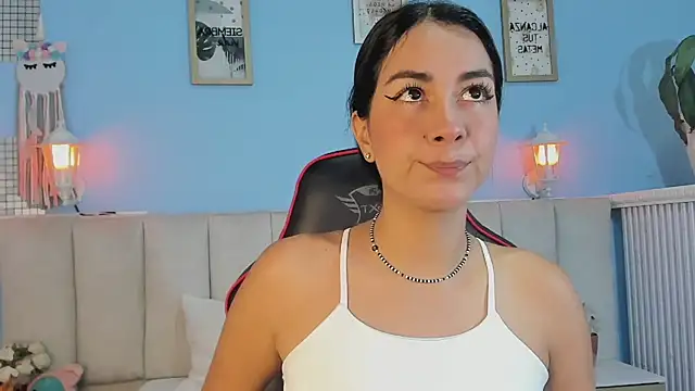 lyzzi smith01 online show from February 3, 2025, 7:31 pm