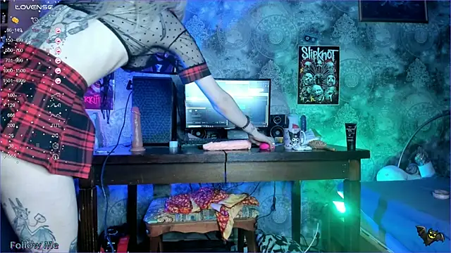 KuromiRacer  online show from December 9, 2024, 11:24 pm