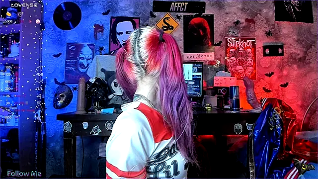 KuromiRacer  online show from October 31, 2025, 6:32 am