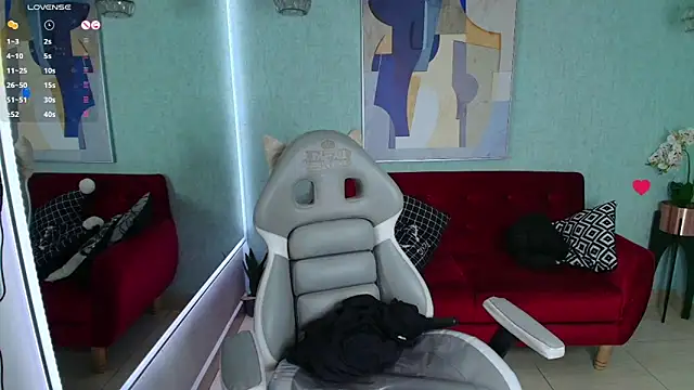 Snapshot of Rousse_land chatting on March 5, 2025, 6:54 am Rousse land online show from March 5, 2025, 6:54 am