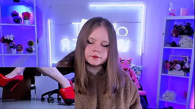 Snapshot of footfetish_baby chatting on February 7, 2025, 11:03 pm footfetish baby online show from February 7, 2025, 11:03 pm