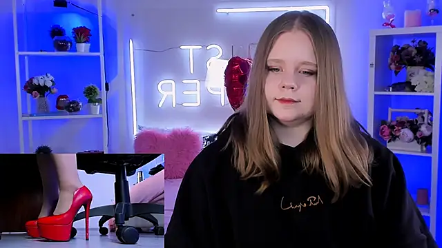 Snapshot of footfetish_baby chatting on March 2, 2025, 8:57 pm footfetish baby online show from March 2, 2025, 8:57 pm