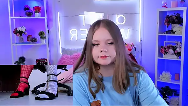 Snapshot of footfetish_baby chatting on February 23, 2025, 11:36 pm footfetish baby online show from February 23, 2025, 11:36 pm