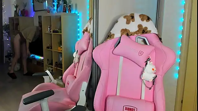 Sunny Elly online show from October 12, 2025, 8:26 am