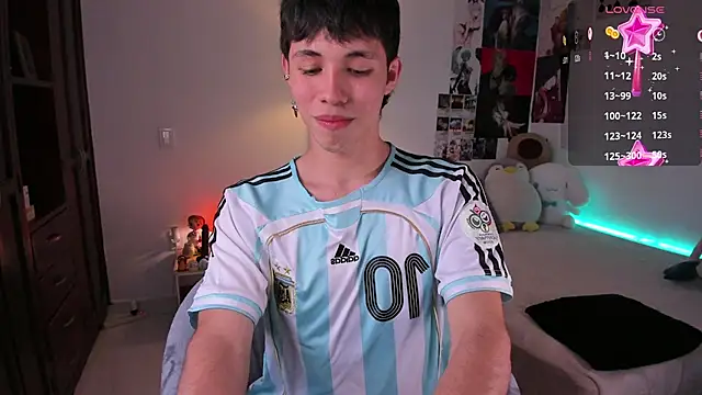 Snapshot of angel_bless19 chatting on September 15, 2025, 10:32 pm angel bless19 online show from September 15, 2025, 10:32 pm