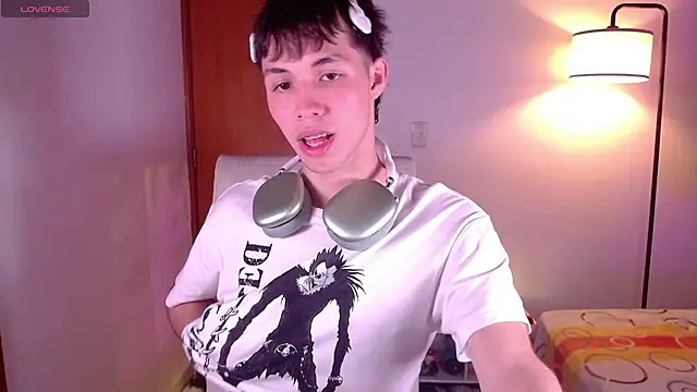 Snapshot of angel_bless19 chatting on February 6, 2025, 7:51 pm angel bless19 online show from February 6, 2025, 7:51 pm