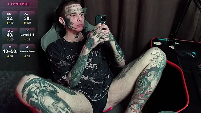 Snapshot of lonelycrystal chatting on November 14, 2025, 4:10 pm lonelycrystal online show from November 14, 2025, 4:10 pm