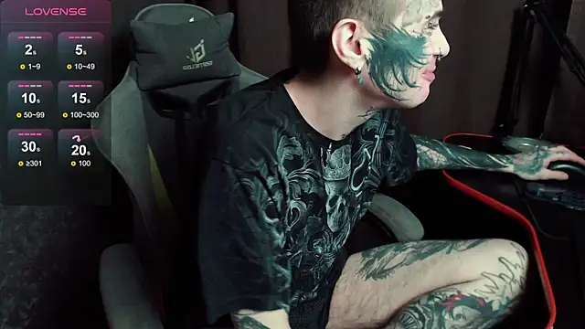 Snapshot of lonelycrystal chatting on November 6, 2025, 8:35 pm lonelycrystal online show from November 6, 2025, 8:35 pm