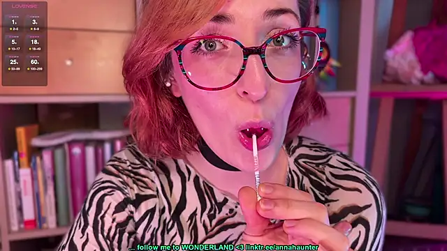 Snapshot of AnnaHaunter18 chatting on March 10, 2025, 8:01 pm AnnaHaunter18 online show from March 10, 2025, 8:01 pm