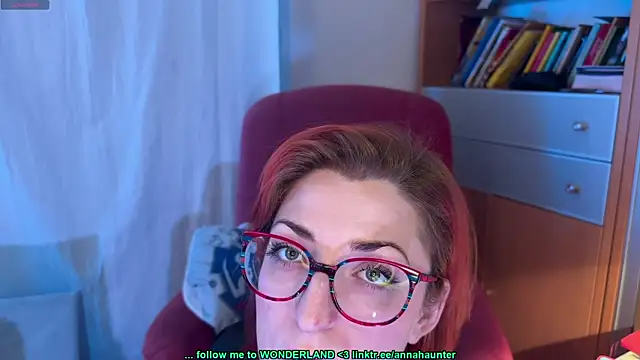 Snapshot of AnnaHaunter18 chatting on January 17, 2025, 8:00 pm AnnaHaunter18 online show from January 17, 2025, 8:00 pm