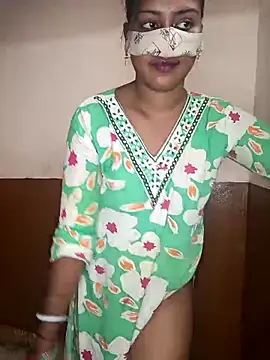 juhi06 online show from April 28, 2026, 2:21 am