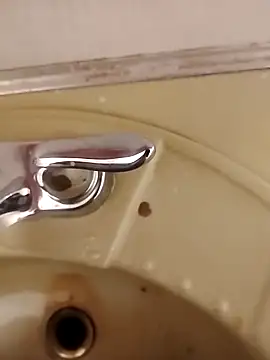 rober245 online show from April 21, 2026, 1:42 am