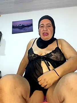 Snapshot of Naughty_mommy chatting on September 22, 2025, 8:15 pm Naughty mommy online show from September 22, 2025, 8:15 pm