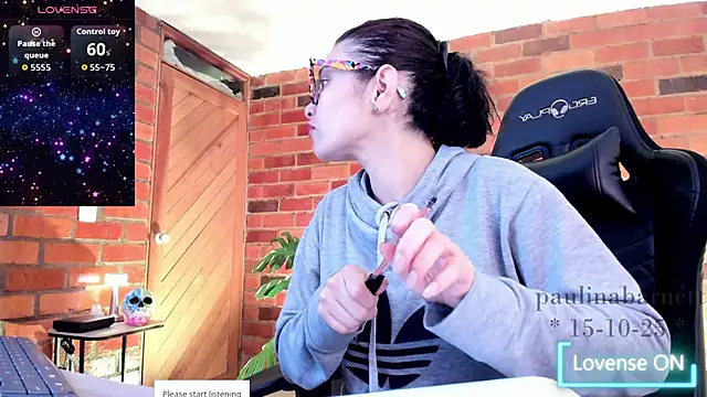 Snapshot of paulinabarnett- chatting on October 15, 2025, 2:47 pm paulinabarnett- online show from October 15, 2025, 2:47 pm