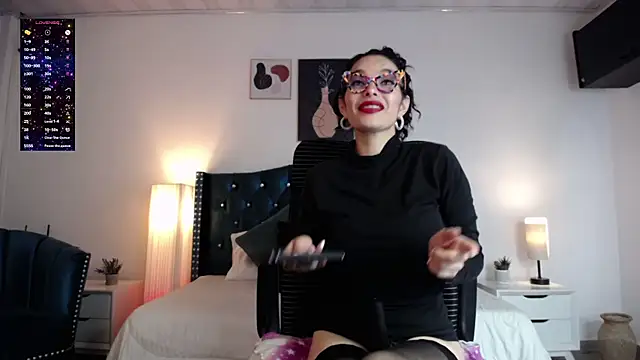 Snapshot of paulinabarnett- chatting on February 13, 2025, 12:32 pm paulinabarnett- online show from February 13, 2025, 12:32 pm