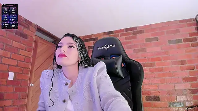 Snapshot of paulinabarnett- chatting on January 1, 2025, 2:30 am paulinabarnett- online show from January 1, 2025, 2:30 am