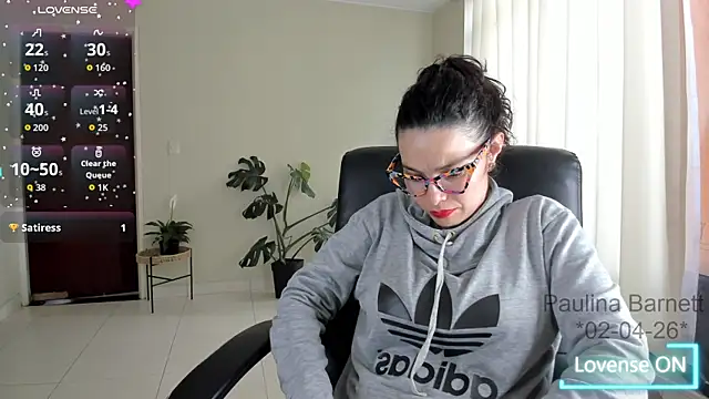 paulinabarnett- online show from April 2, 2026, 10:27 pm